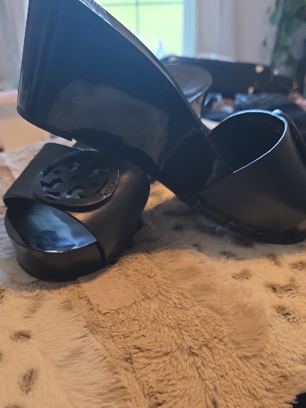 Tory Burch Black Patent Logo Wedge Slides - Picture 5 of 9